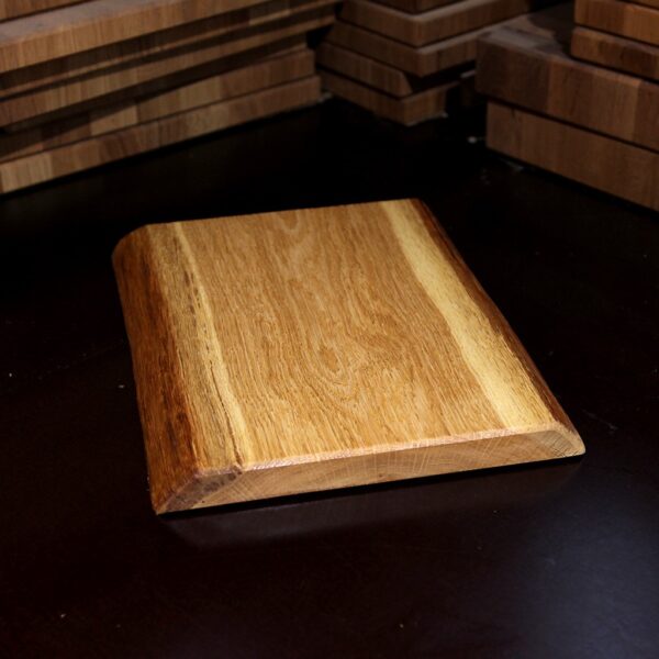 Planche Apéritive Rustique En Chêne Avec Bord Naturel, Avec Bord Naturel