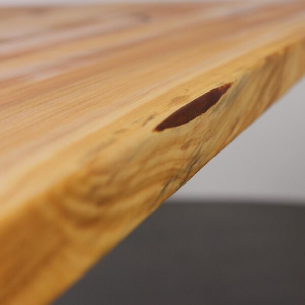 Table À Manger En Merisier Massif Sur Mesure, En Merisier, Vue De Détail