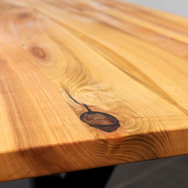 Table À Manger En Merisier Massif Sur Mesure, En Merisier, Vue De Détail