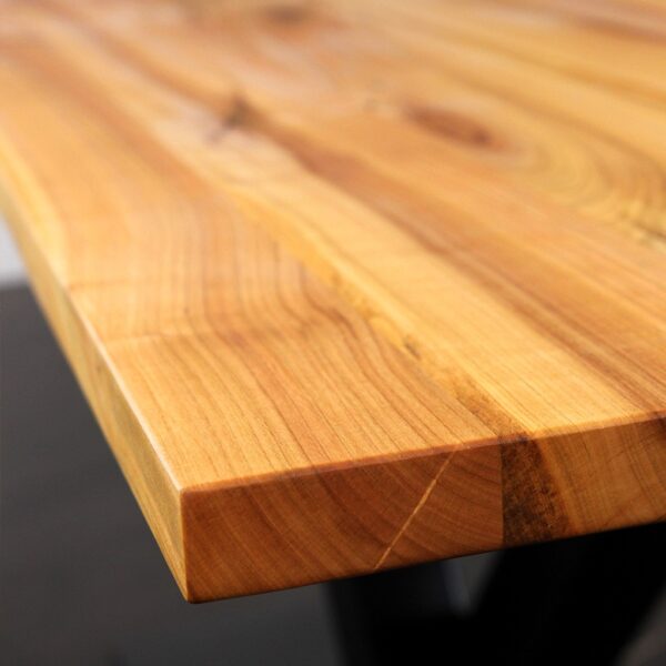 Table À Manger En Merisier Massif Sur Mesure, En Merisier, Vue De Détail