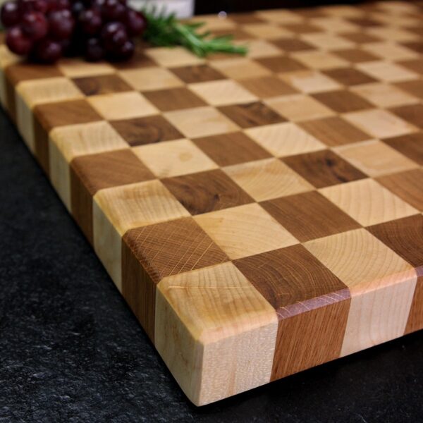 Planche À Découper En Bois De Bout Motif Damier, En Bois De Bout, Avec Motif Damier, Vue De Détail