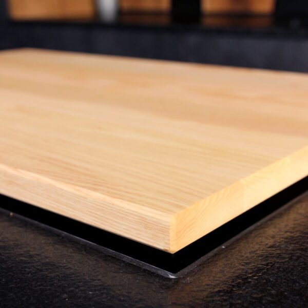 Couvre-Plaque De Cuisson En Bois Pour Vitrocéramique Et Induction, Sur Une Plaque De Cuisson, En Frêne, Vue De Détail