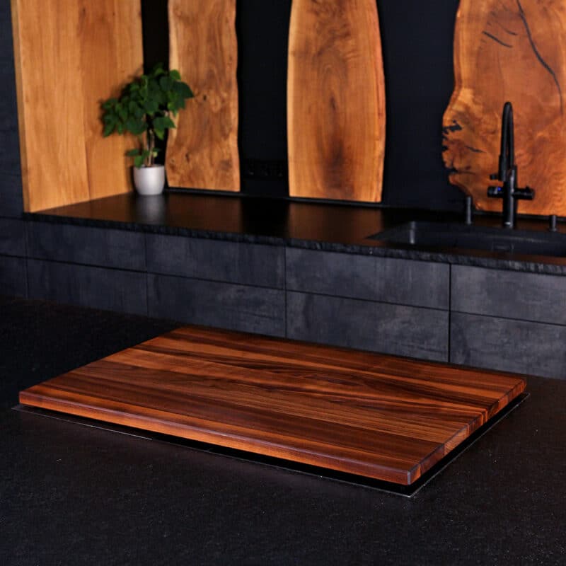 Couvre-plaque de cuisson en bois pour vitrocéramique et induction, sur une plaque de cuisson, en noyer