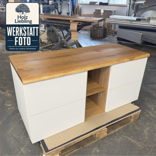 Meuble Vasque Sur Mesure Avec Plateau En Bois Massif, Photo De Fabrication Dans L’atelier