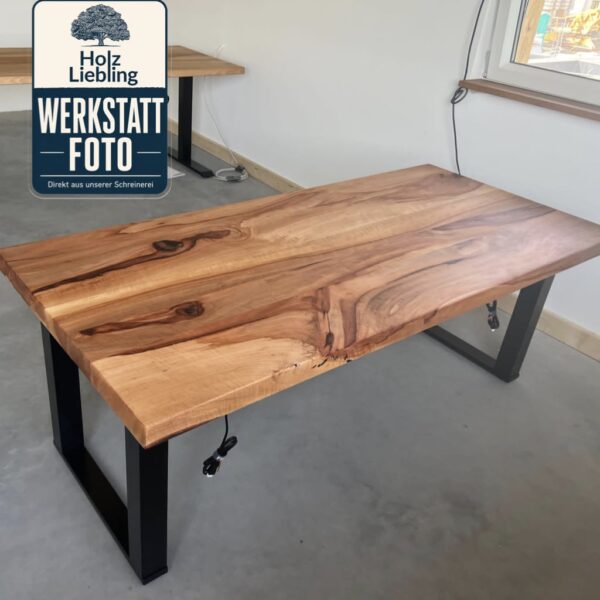 Bureau Assis-Debout En Bois Massif Sur Mesure, Photo De Fabrication Dans L’atelier, Réglage En Hauteur, En Poirier