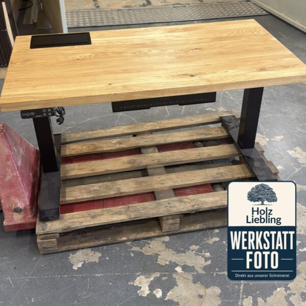 Bureau Assis-Debout En Bois Massif Sur Mesure, Photo De Fabrication Dans L’atelier, Réglage En Hauteur, En Chêne